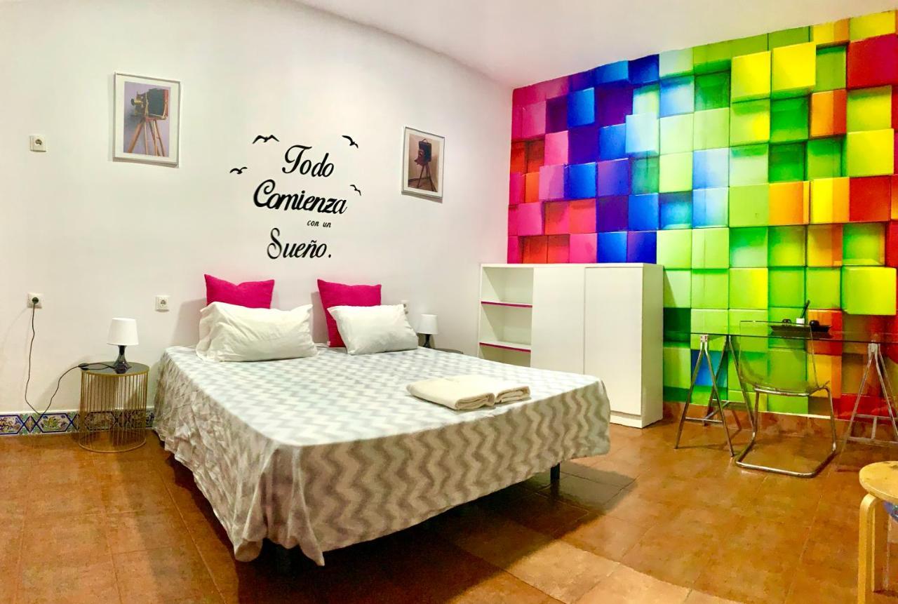 Sevilla Kitsch Hostel Art Ngoại thất bức ảnh