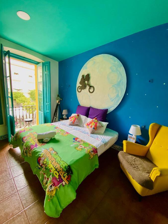 Sevilla Kitsch Hostel Art Ngoại thất bức ảnh