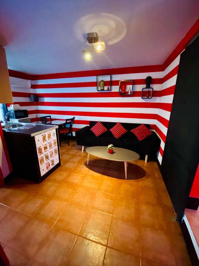 Sevilla Kitsch Hostel Art Ngoại thất bức ảnh