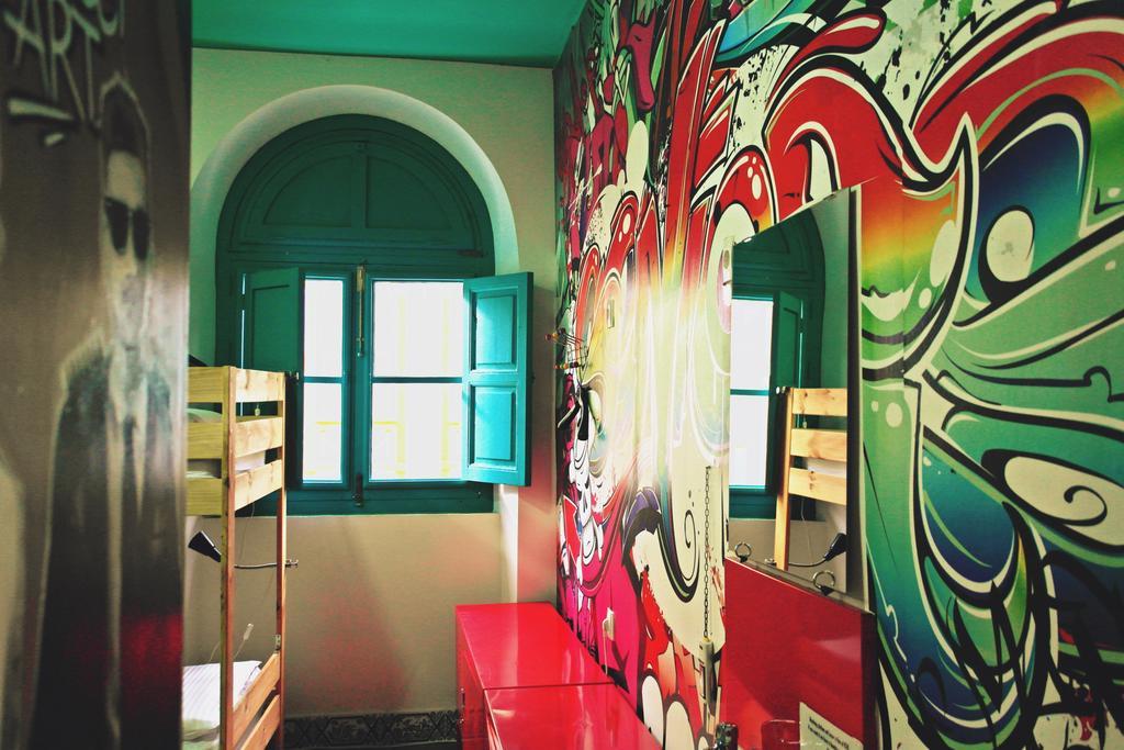 Sevilla Kitsch Hostel Art Ngoại thất bức ảnh