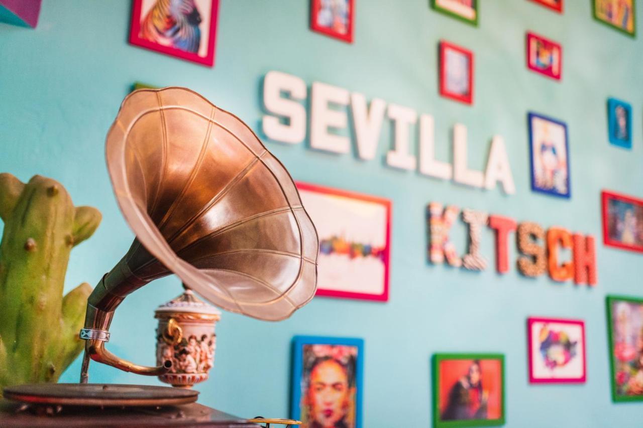 Sevilla Kitsch Hostel Art Ngoại thất bức ảnh