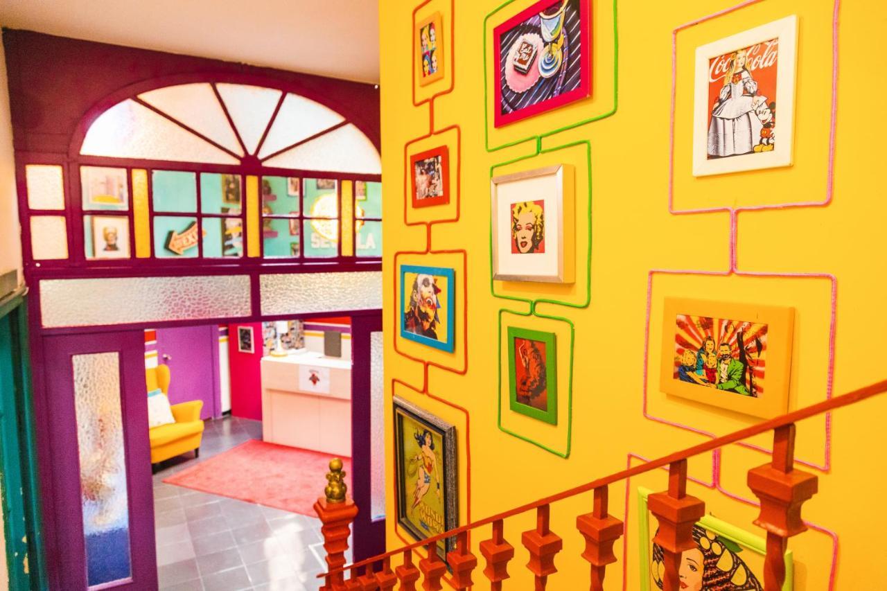 Sevilla Kitsch Hostel Art Ngoại thất bức ảnh